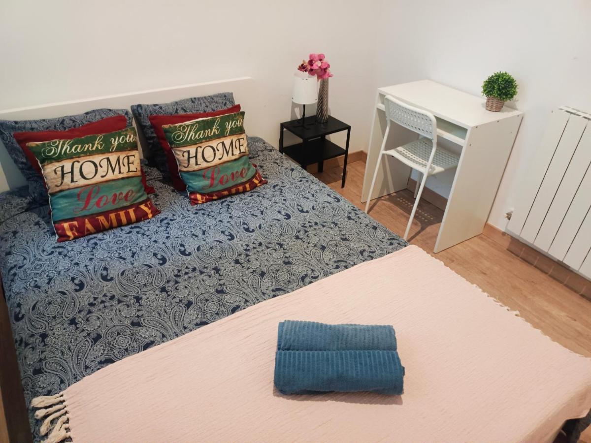 Private Rooms In Born Barcelona Exterior foto