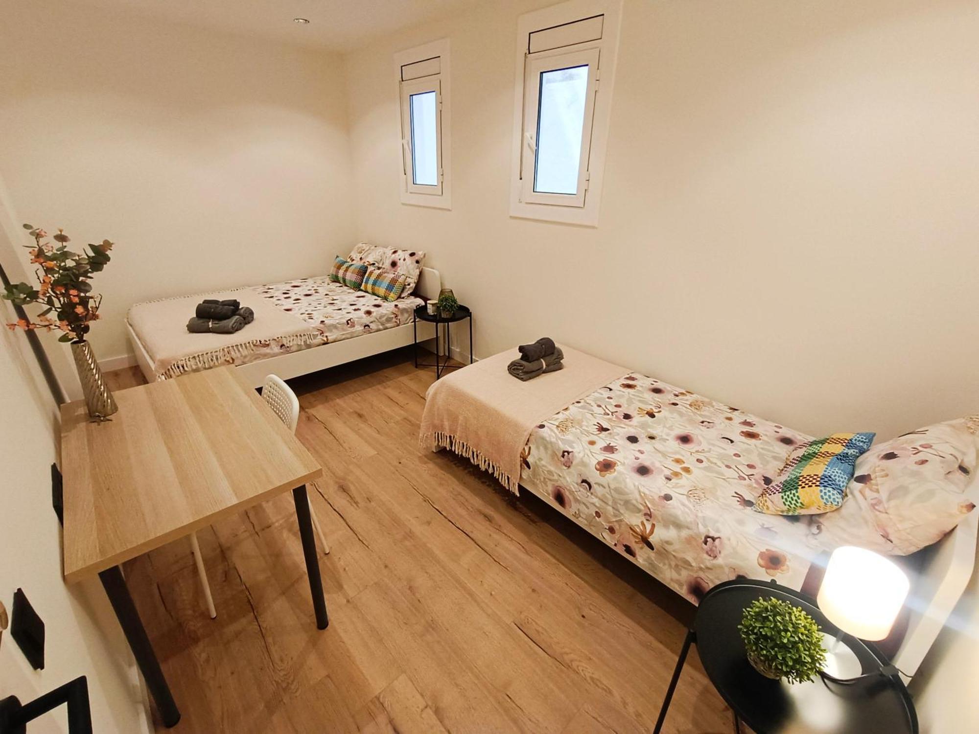 Private Rooms In Born Barcelona Exterior foto