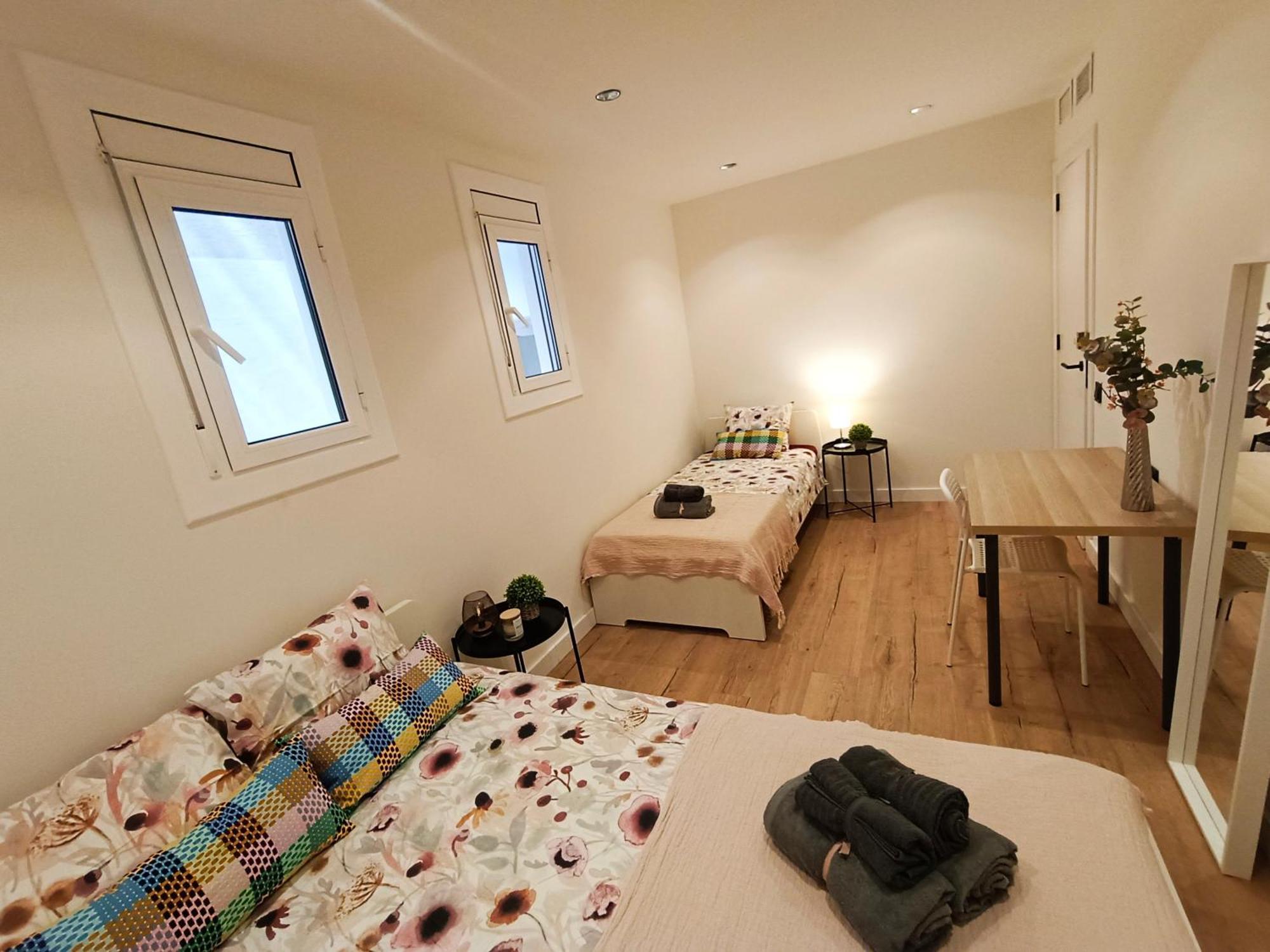 Private Rooms In Born Barcelona Exterior foto